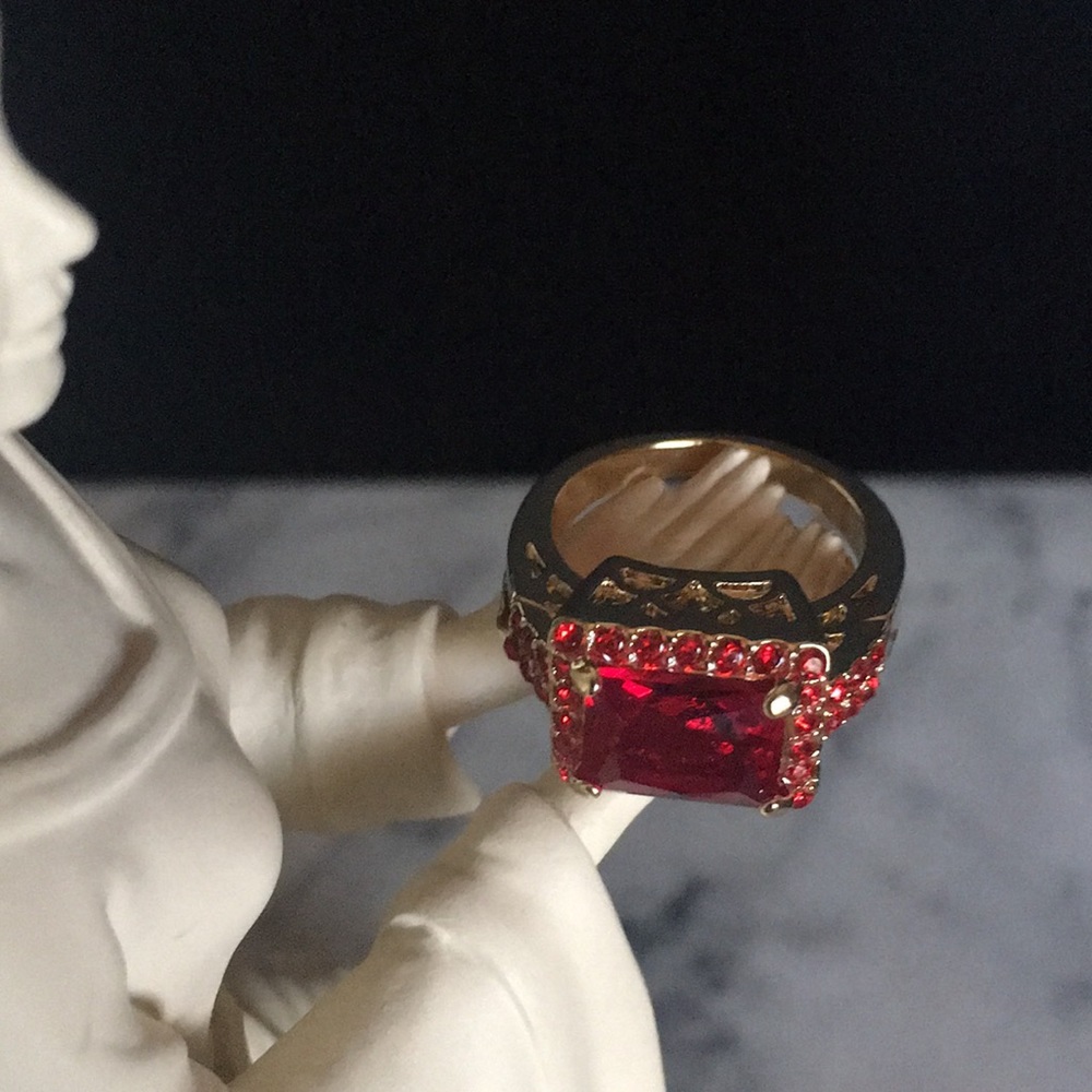 New*Raging Ruby Red Crystal Ring - Picture 12 of 15